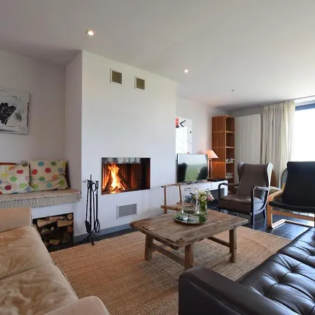 Heritage Holiday Home In Humain With Private Garden Ferienhaus *