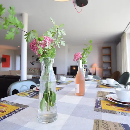 Heritage Holiday Home In Humain With Private Garden