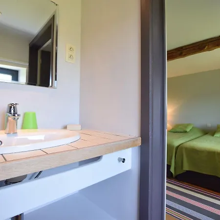Ferienhaus Heritage Holiday Home In Humain With Private Garden