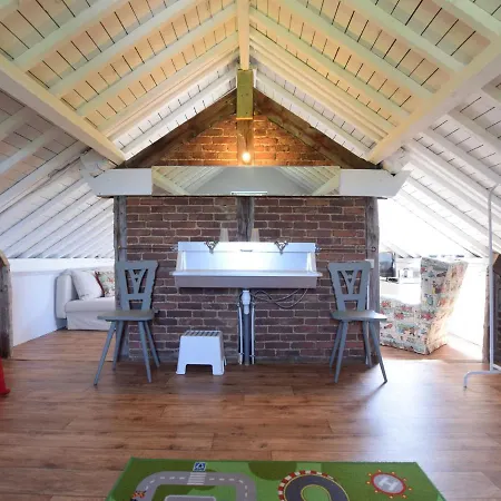 Heritage Holiday Home In Humain With Private Garden Ferienhaus *